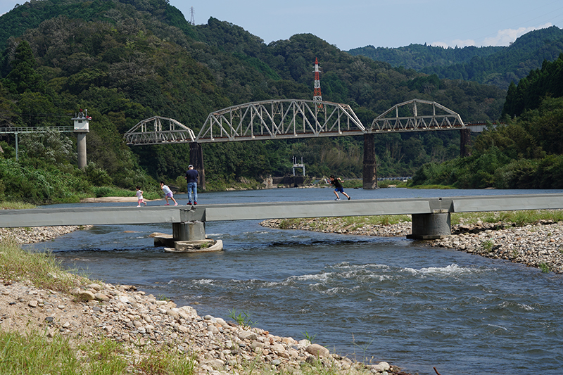 橋上の大運動会
